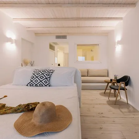 Enosis, Poseidon Apartment